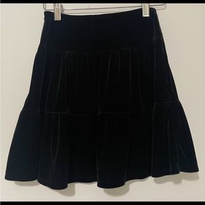 Perfectly dressed black velvet flowy skirt
